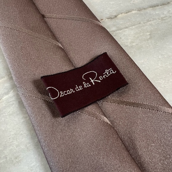 OSCAR DE LA RENTA Tie - Picture 7 of 13